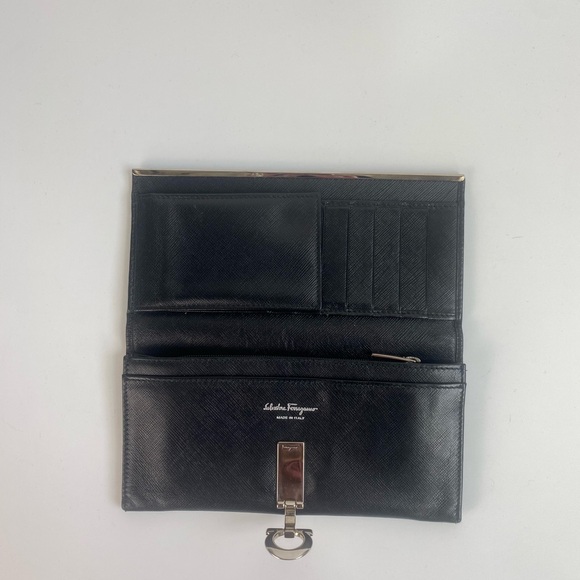 Salvatore Ferragamo Gancini Icona Nero Continental Wallet - Picture 8 of 9